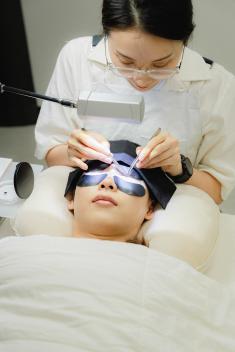 Solve it with a boring eye makeup eyelash extension procedure every day.