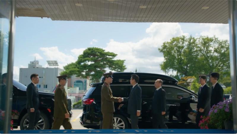 The scene where the high-ranking delegation from the South and the North arrived at the site of the signing ceremony of the Peace Village