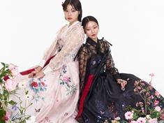 A bustier, skirt, and blouse set designed by reinterpreting the form of folk paintings 'Hwajeopdo' and 'Hanbok'.